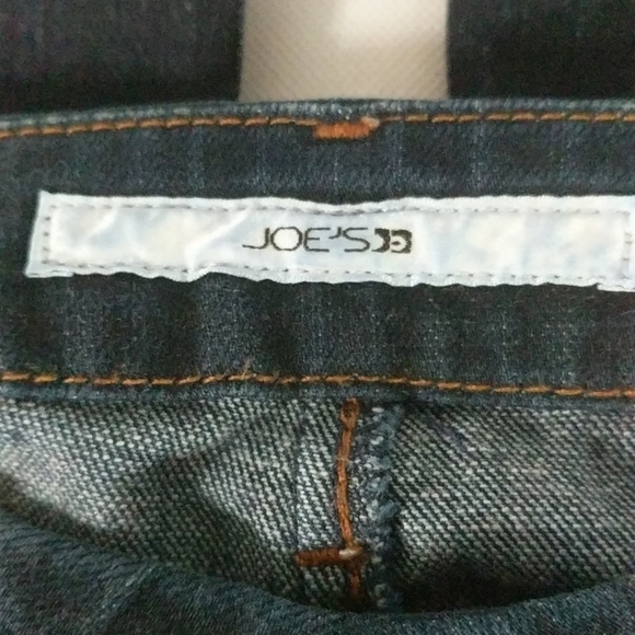 Joe's Jeans Honey Fit Mulholland Dark Wash Bootcut - size 25 - 30" Inseam - Picture 2 of 6